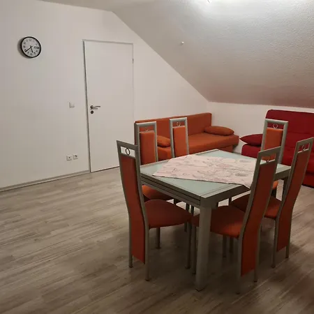 Admira Dgl, Monteurwohnung شقة *